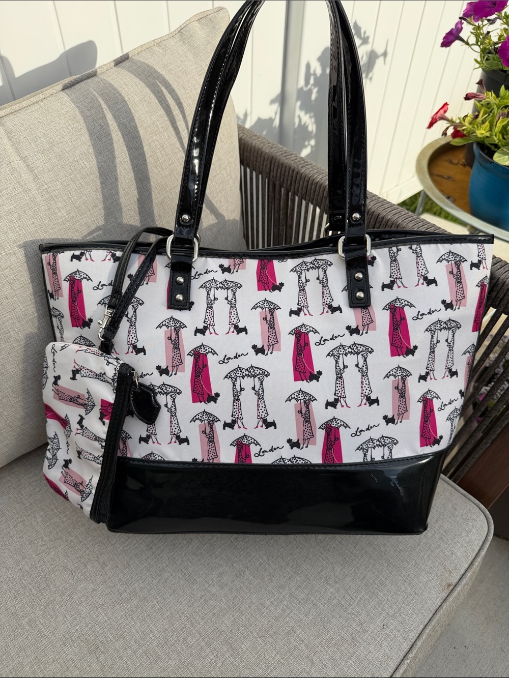 Lulu Guinness White Tote with Pink & Black Fashion Print - Picture 5 of 9